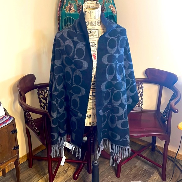 NWT Coach Logo Scarf - Picture 1 of 4